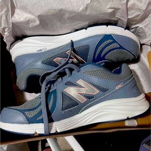 Brand new New Balance women’s size 9